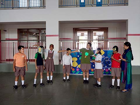 Hindi Diwas, Grades 1 - 5