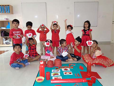 Colours Day 2019 - Montessori